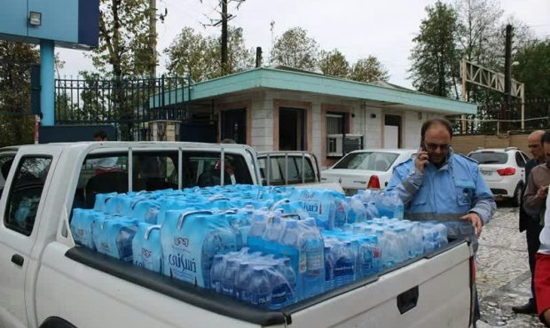 ارسال محموله کمک های مردمی رضوانشهر به مناطق سیل زده آستارا